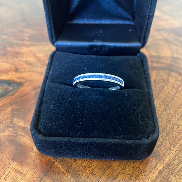 Channel set sapphire white gold ring - Picture 2 of 5